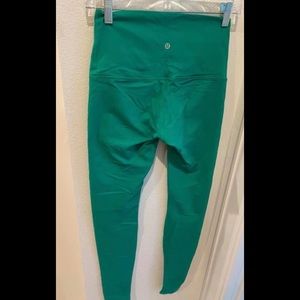 Lululemon wunder under size 6